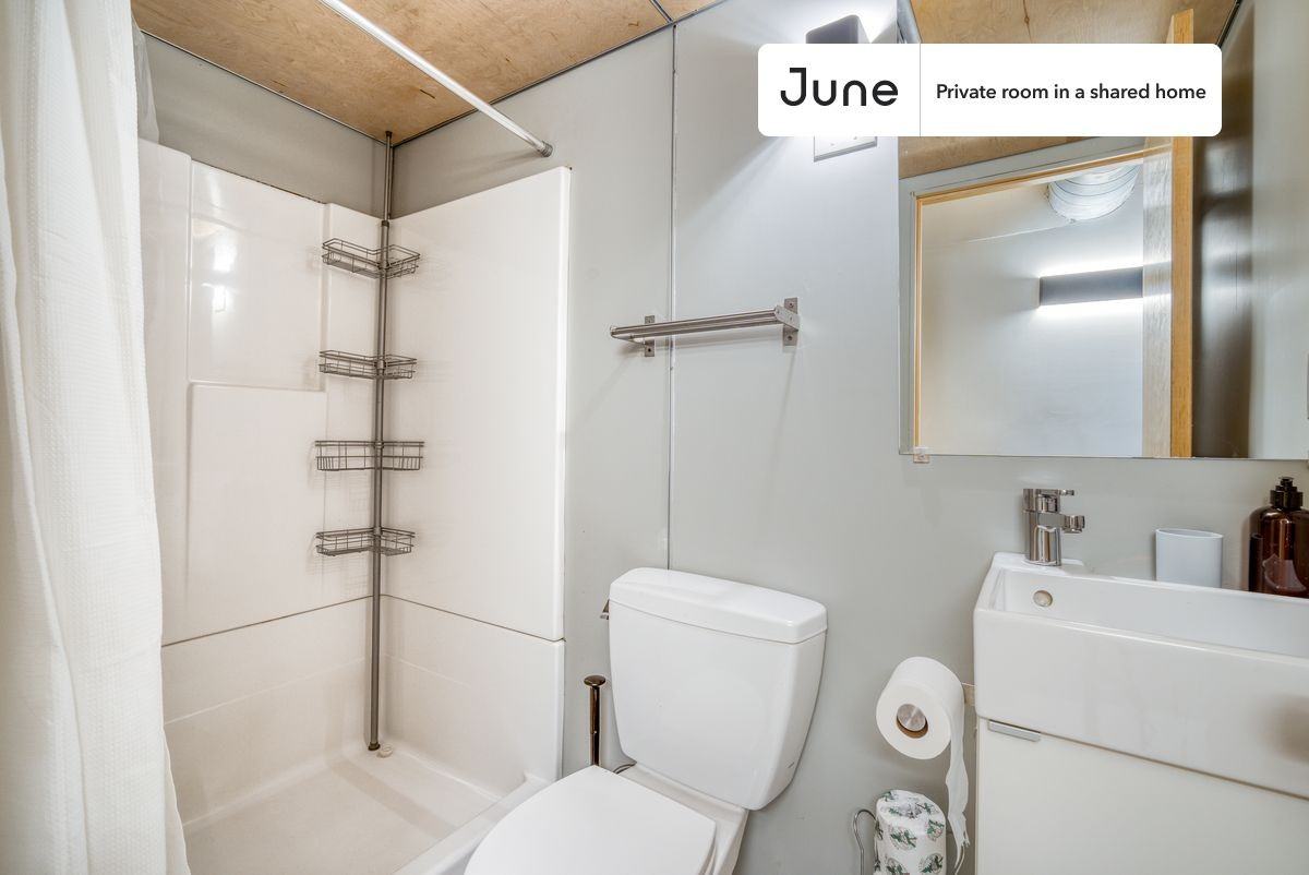 3305 7th St Ne #A - Photo 4 of 12