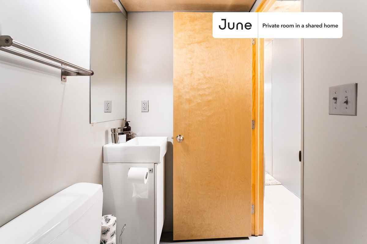 3305 7th St Ne #A - Photo 5 of 12