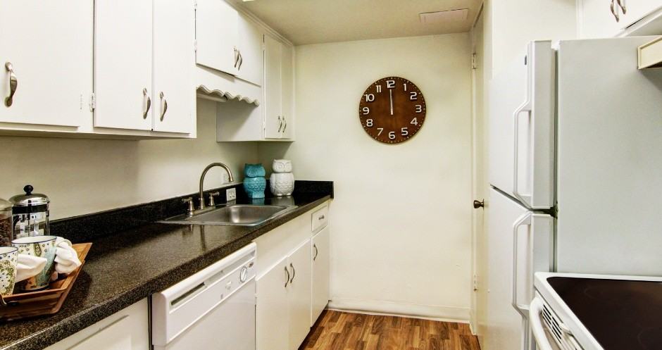 Plantation Apartments - Photo 4 of 20