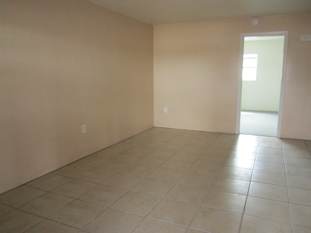 Tyrone Place Apartments - Photo 3 of 10