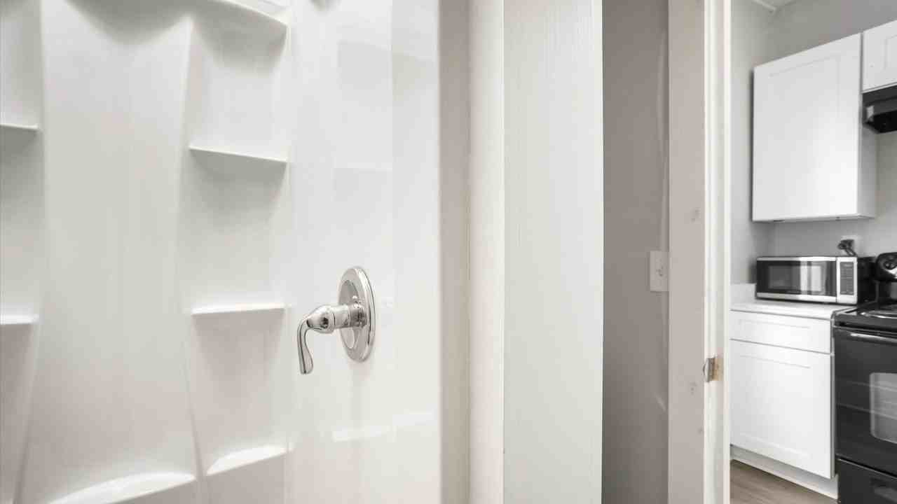 W 11th St - Photo 4 of 17