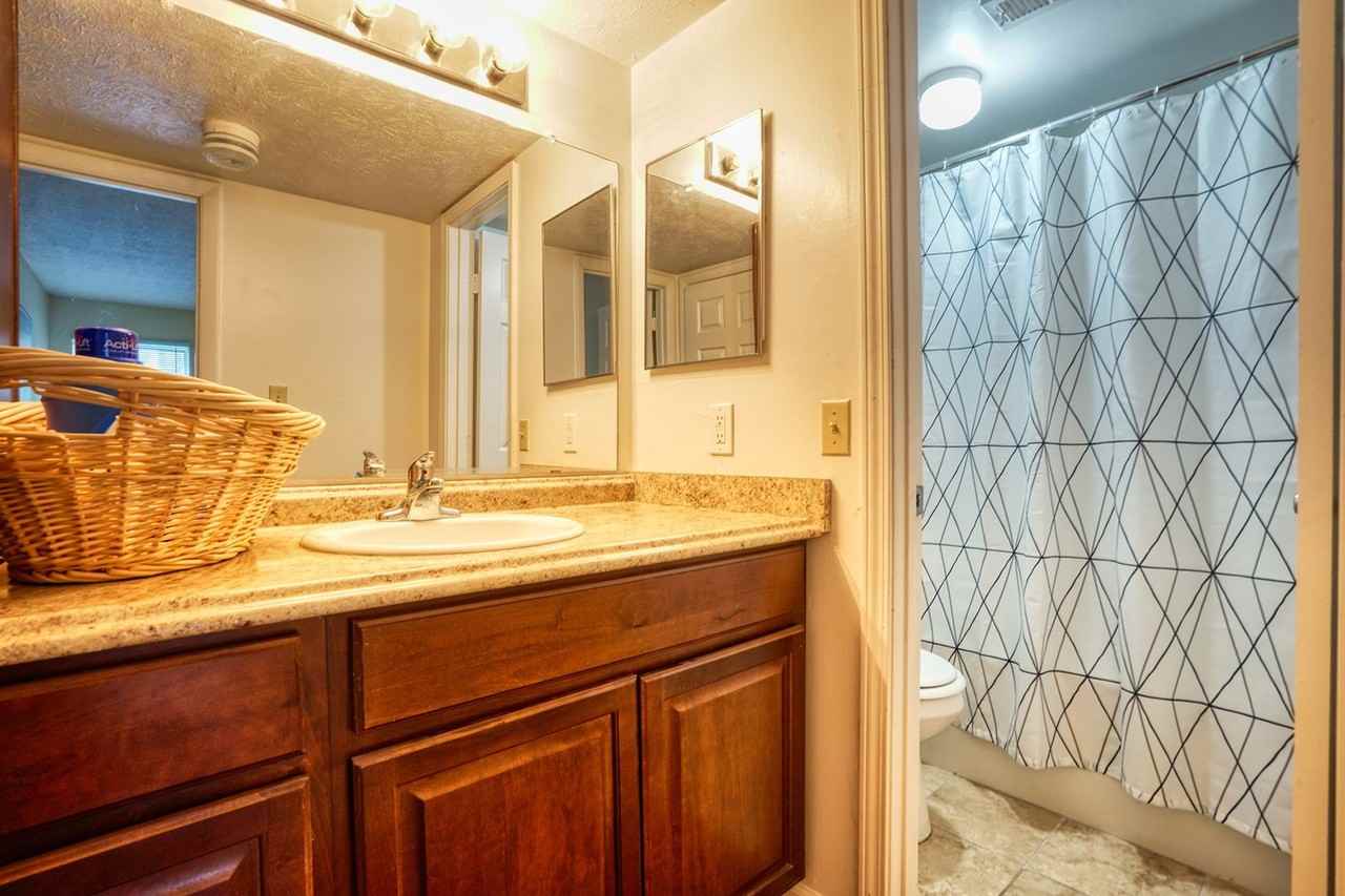 Oak Creek Apartments - Photo 5 of 27