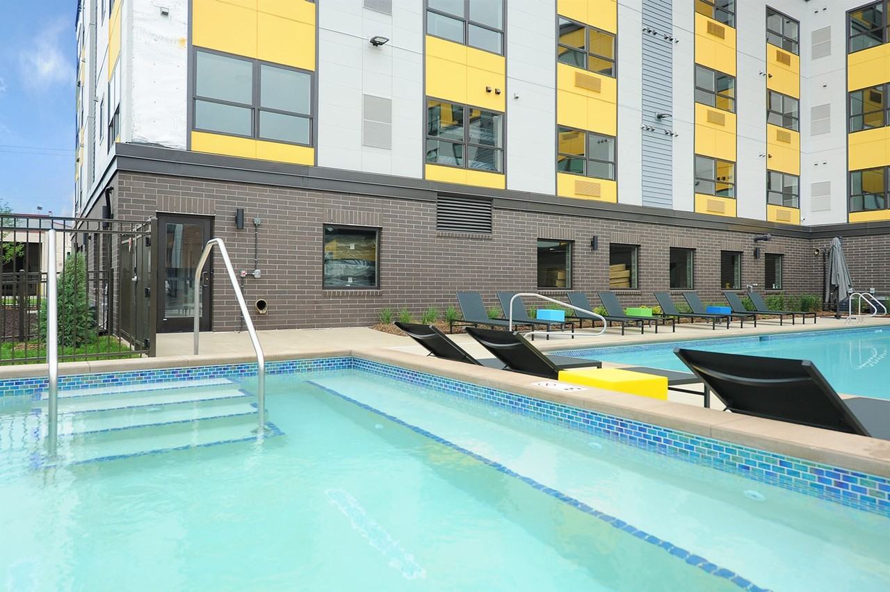 Spectrum Apartments & Townhomes - Photo 5 of 50