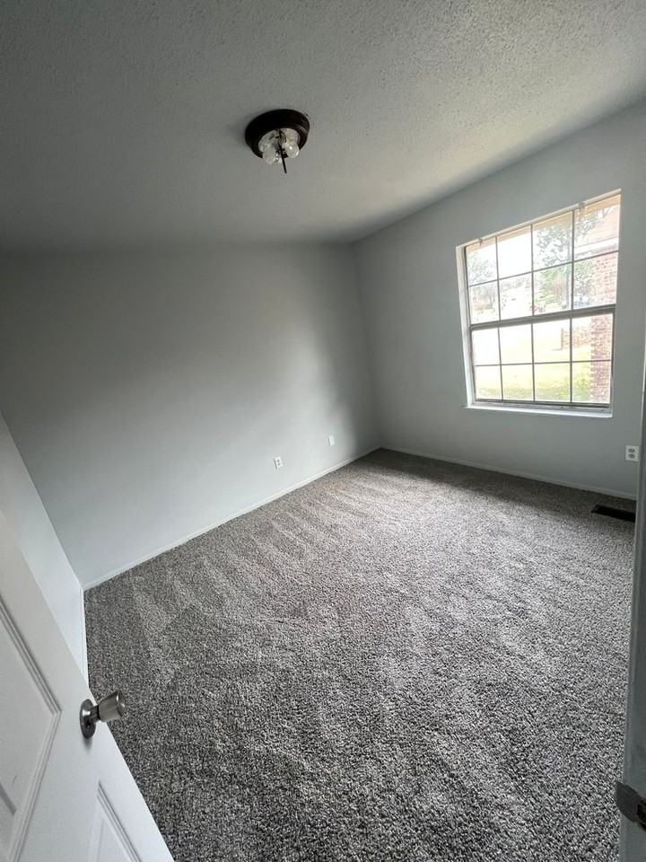 Vue on Fox Hollow - Photo 3 of 16