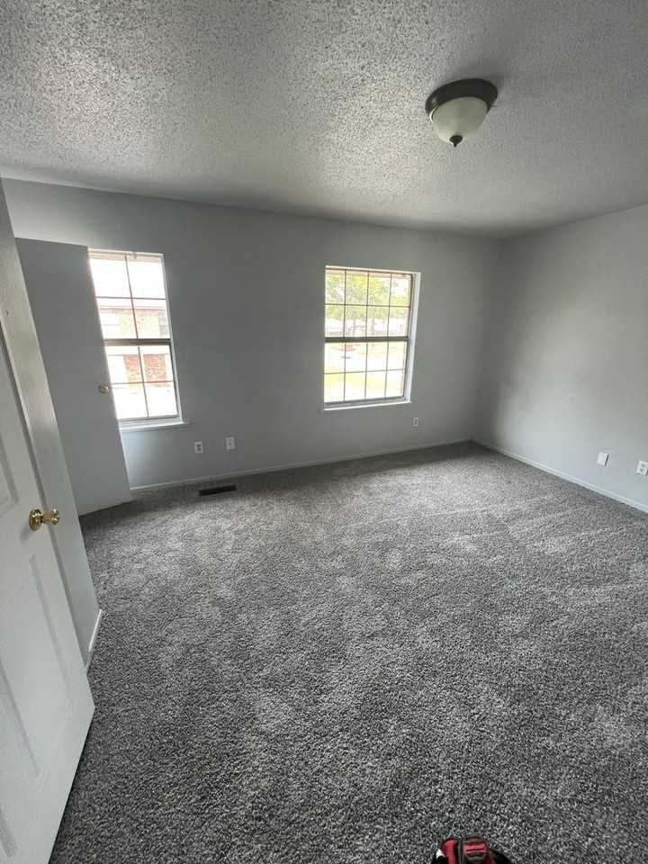 Vue on Fox Hollow - Photo 4 of 16