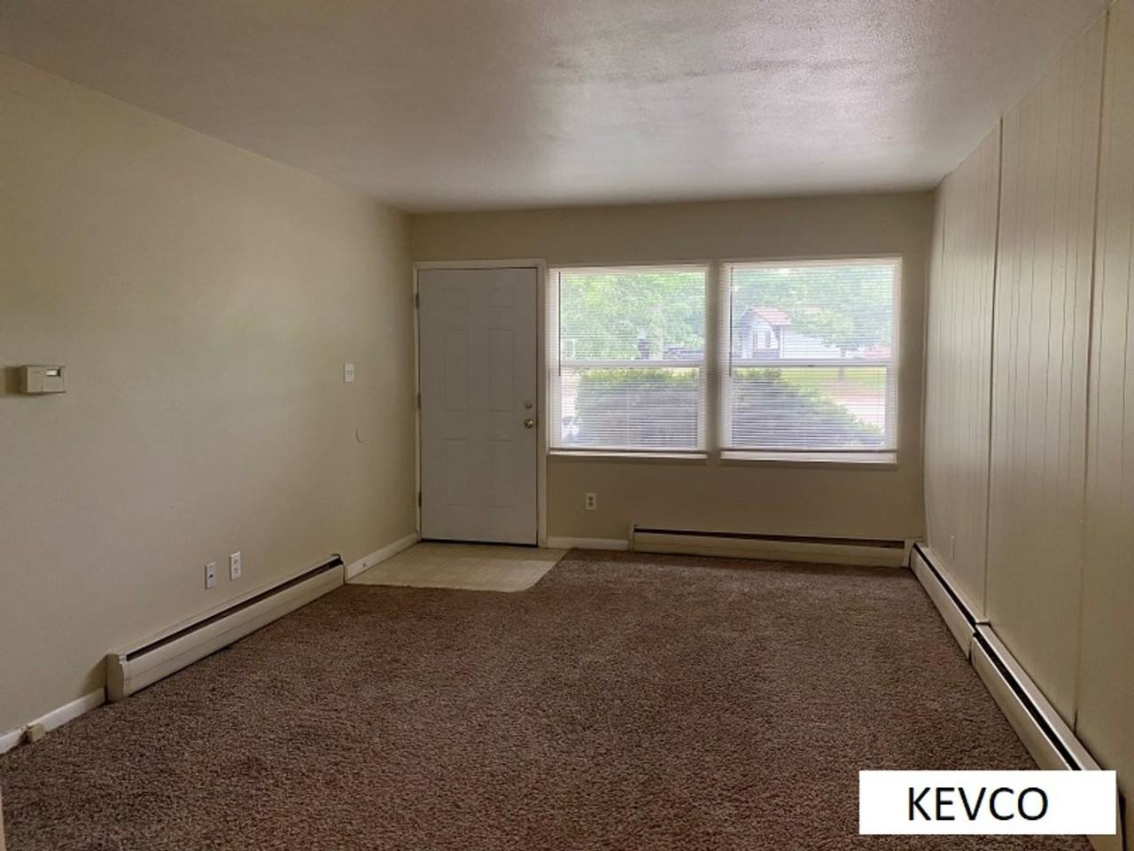 1904-1906 W Prospect Rd - Photo 2 of 12