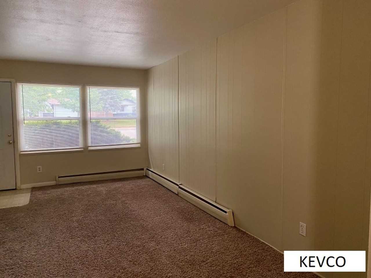 1904-1906 W Prospect Rd - Photo 3 of 12