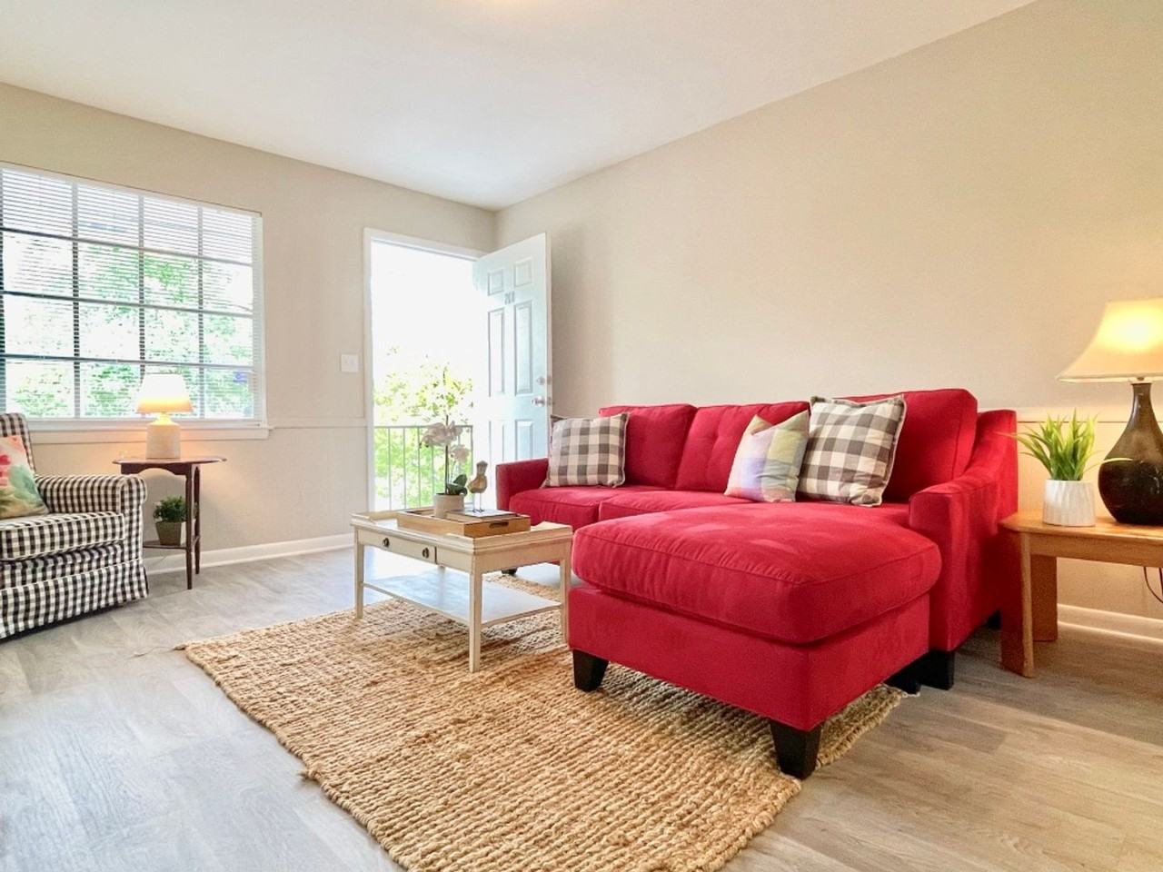 Polly Reed Villas - Photo 3 of 13