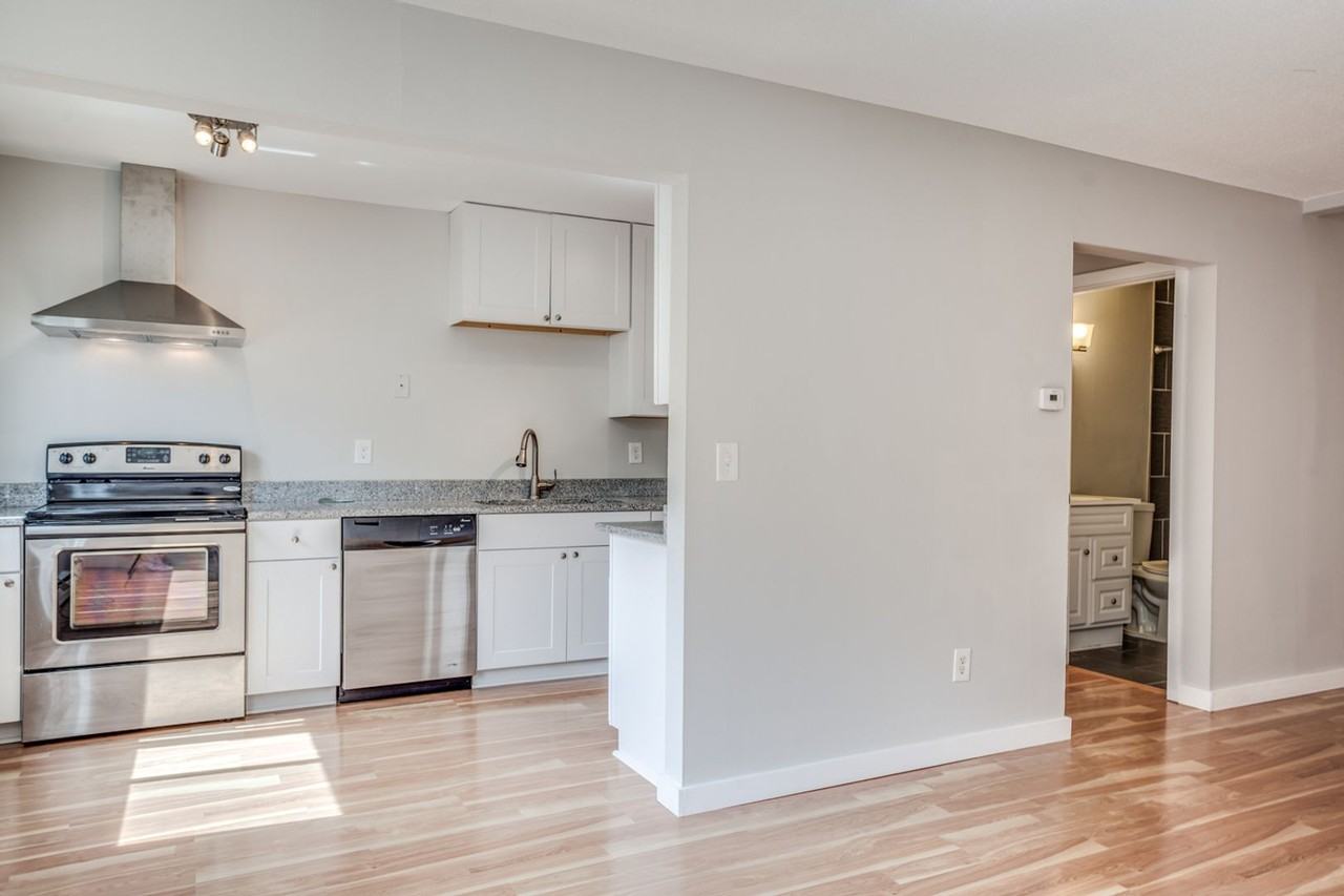 744 Polk St NE - Photo 6 of 27