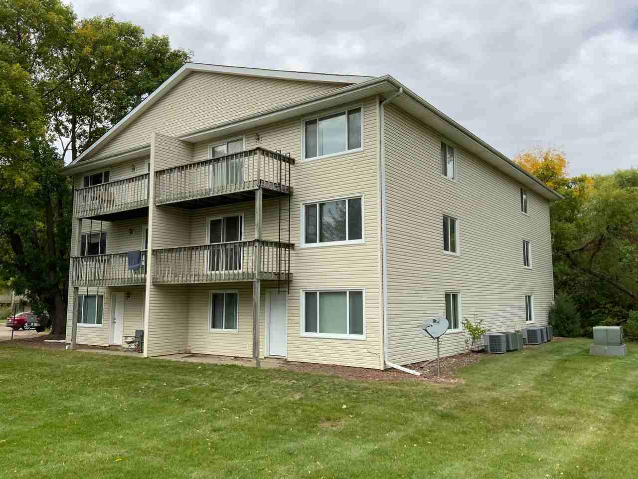 Starland Apartments - Photo 2 of 11