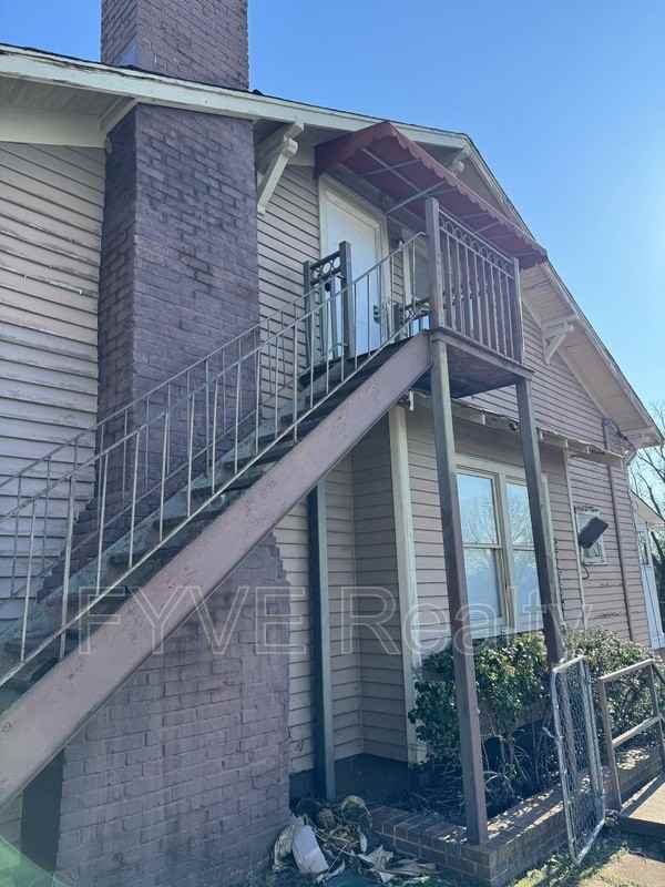 424 E Scott Ave - Photo 2 of 18