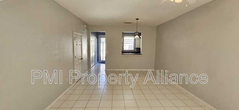 14449 Vashons Way - Photo 3 of 17