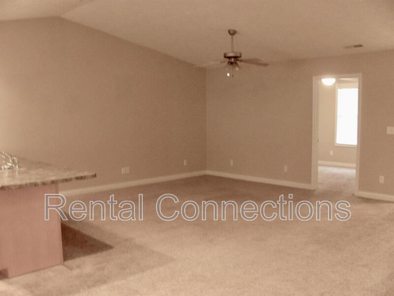 108 S Carbon St - Photo 4 of 8