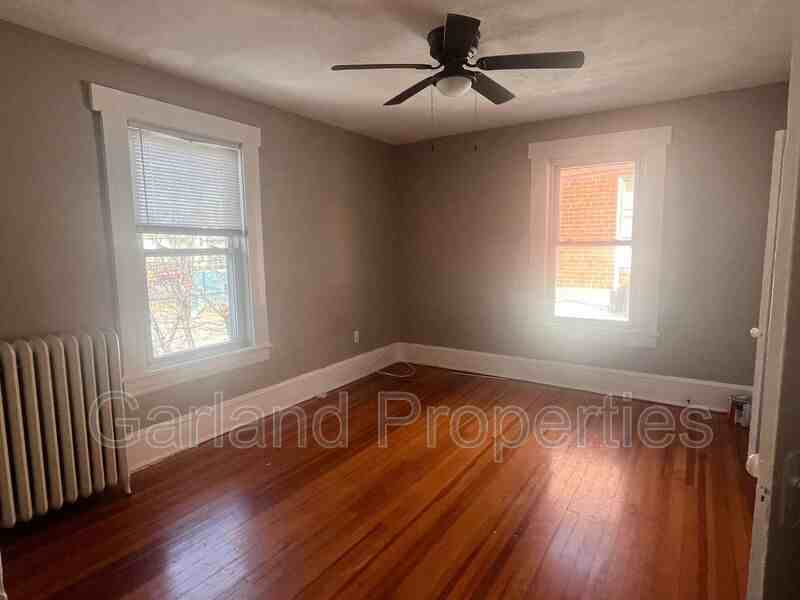 1122 Main St Sw #A - Photo 2 of 9