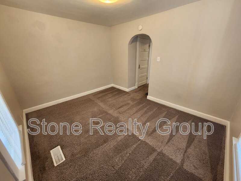 2816 Dean Ave - Photo 3 of 7