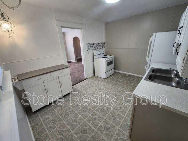 2816 Dean Ave - Photo 5 of 7