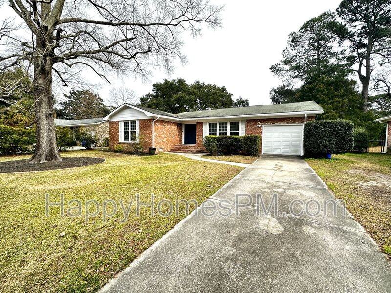 32 Heathwood Dr - Photo 2 of 28