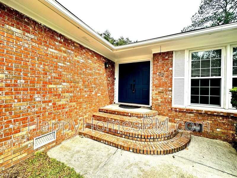 32 Heathwood Dr - Photo 3 of 28