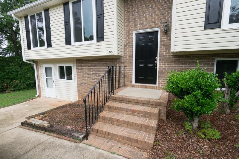 180 Arthur Cir - Photo 3 of 26