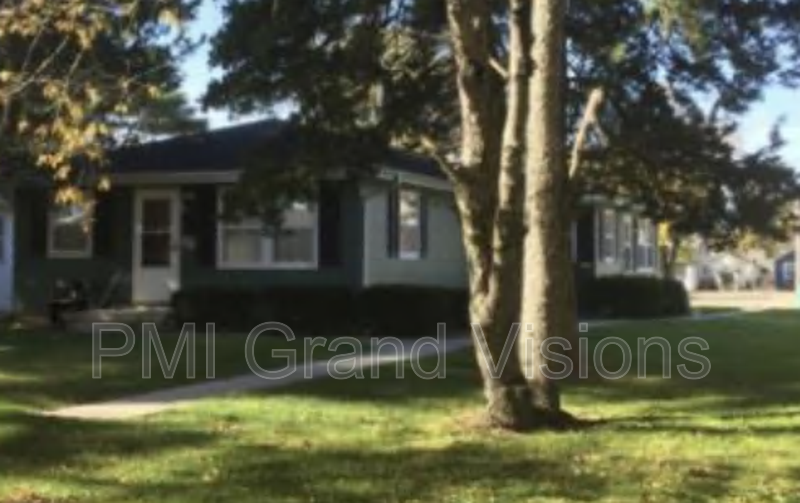 1614 12th St - Photo 2 of 14