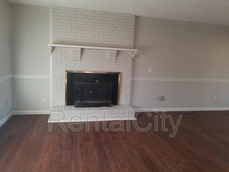 1124 Bridgette St - Photo 2 of 19