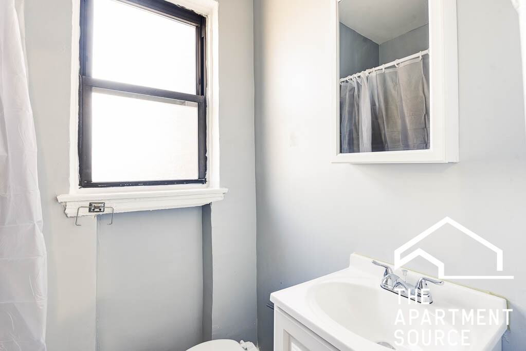 4735 N Beacon St #206 - Photo 4 of 13