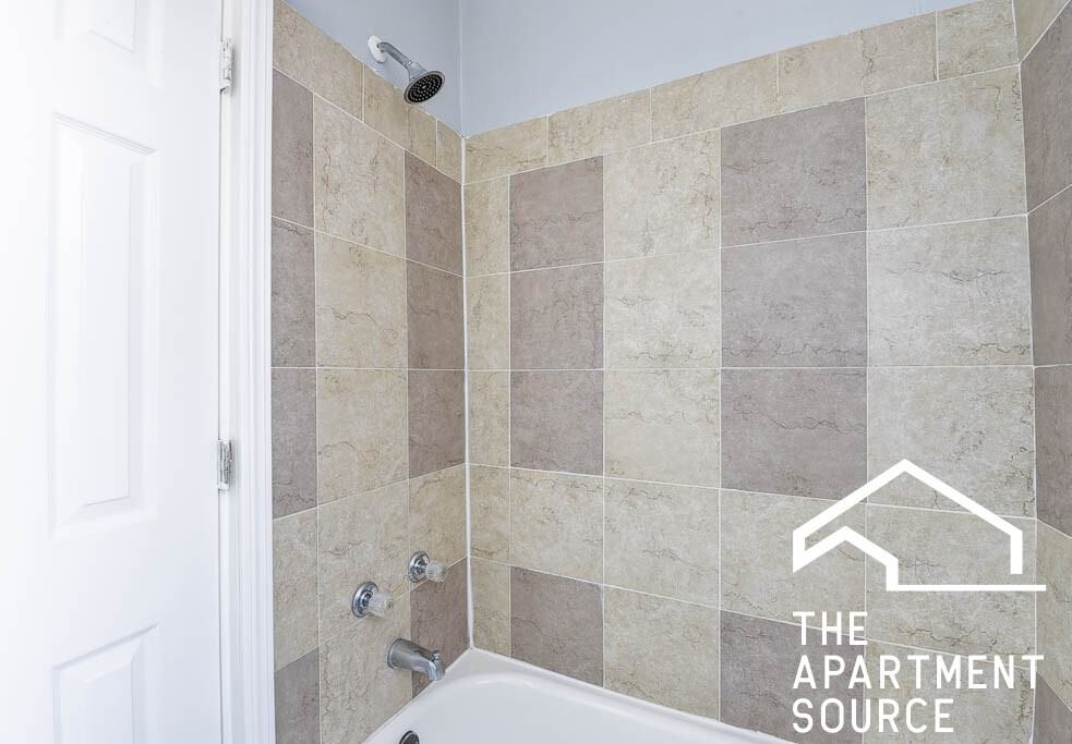 4735 N Beacon St #206 - Photo 5 of 13