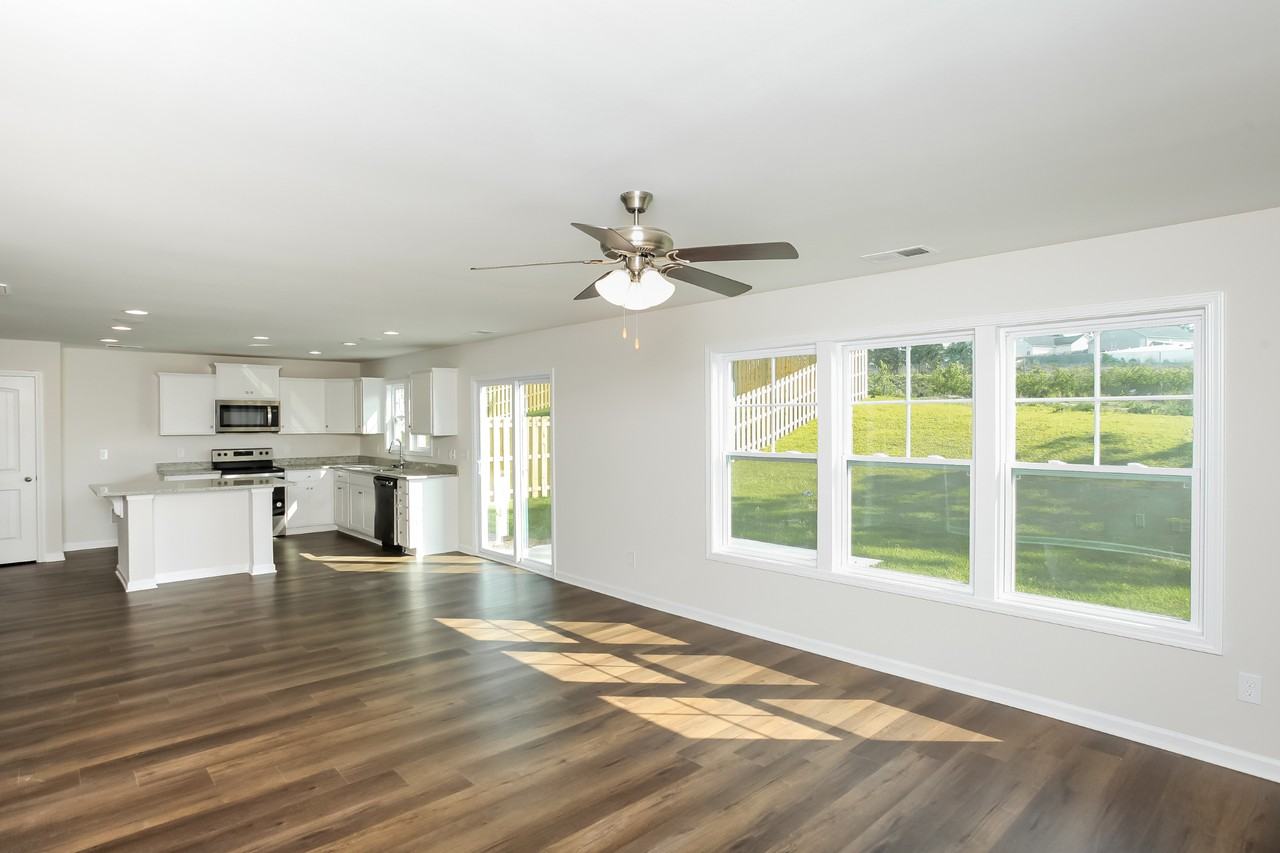 1021 Winter Way - Photo 3 of 16