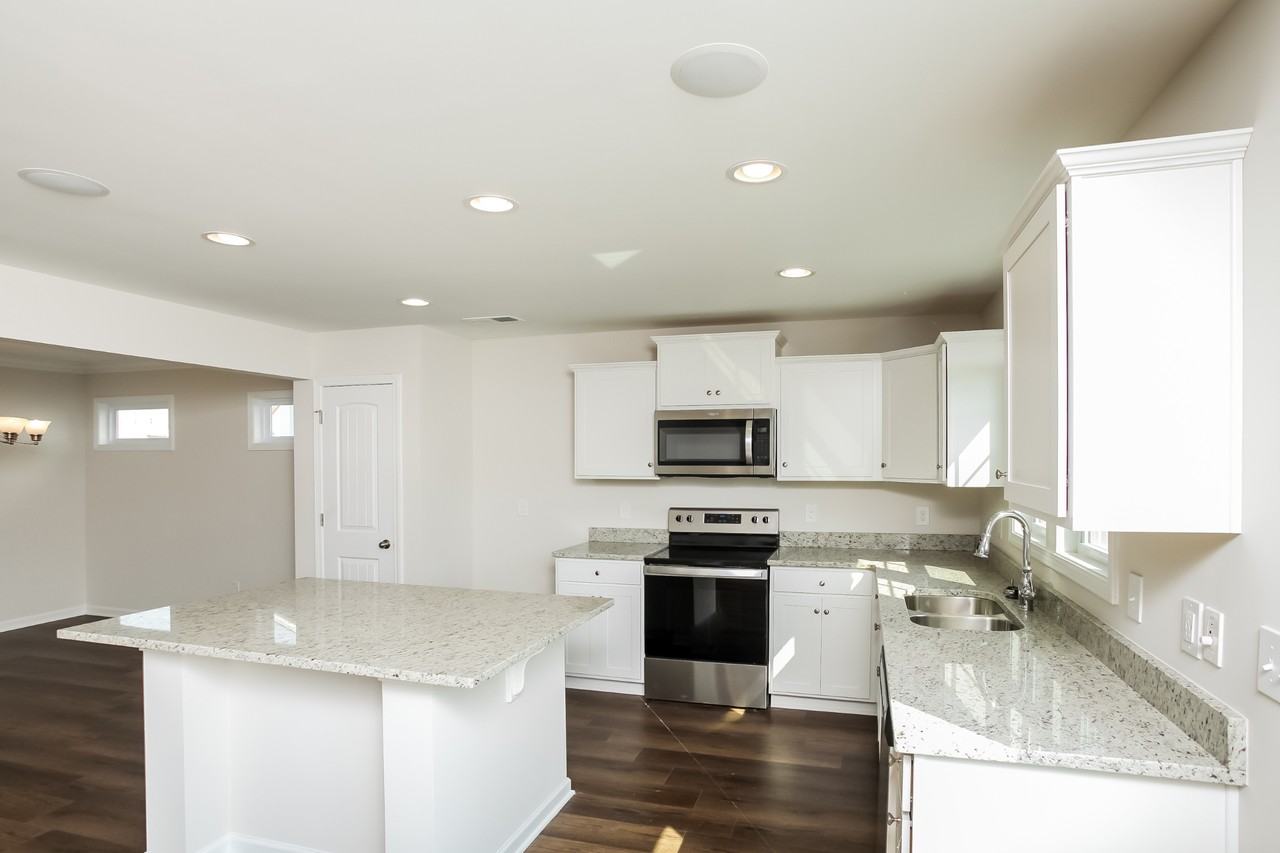 1021 Winter Way - Photo 6 of 16
