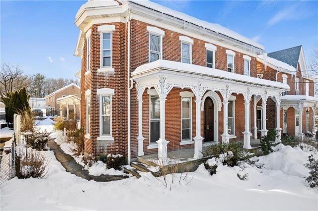 240 Franklin St #2 - Photo 3 of 32