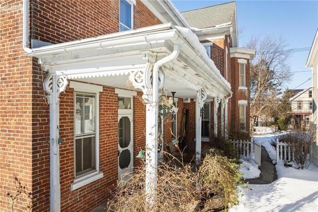 240 Franklin St #2 - Photo 4 of 32