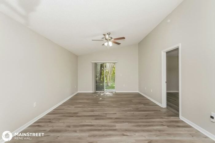 7938 Chadwick Dr - Photo 3 of 16