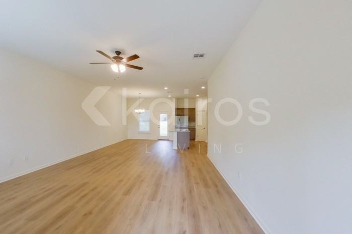 113 Salvat Dr - Photo 2 of 26