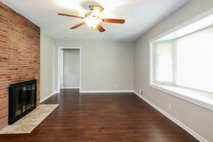 12308 E 51st St S - Photo 2 of 9