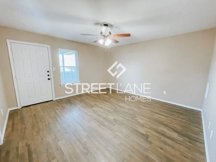 33 Bella Dr - Photo 2 of 12