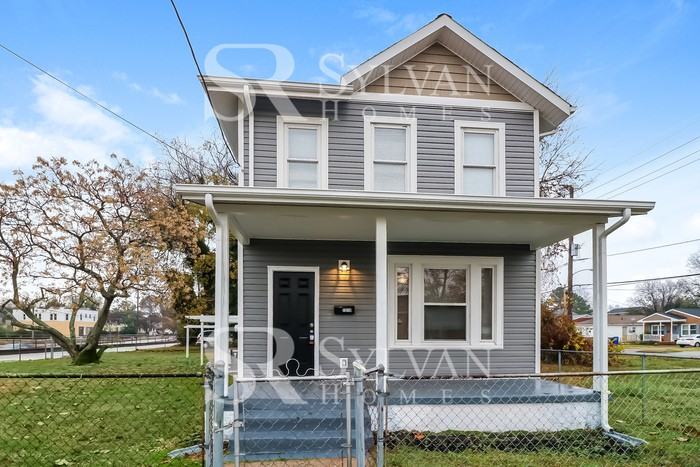 1010 Wall St - Photo 2 of 15