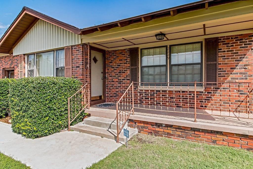 2229 Churchill Pl #NA - Photo 2 of 12