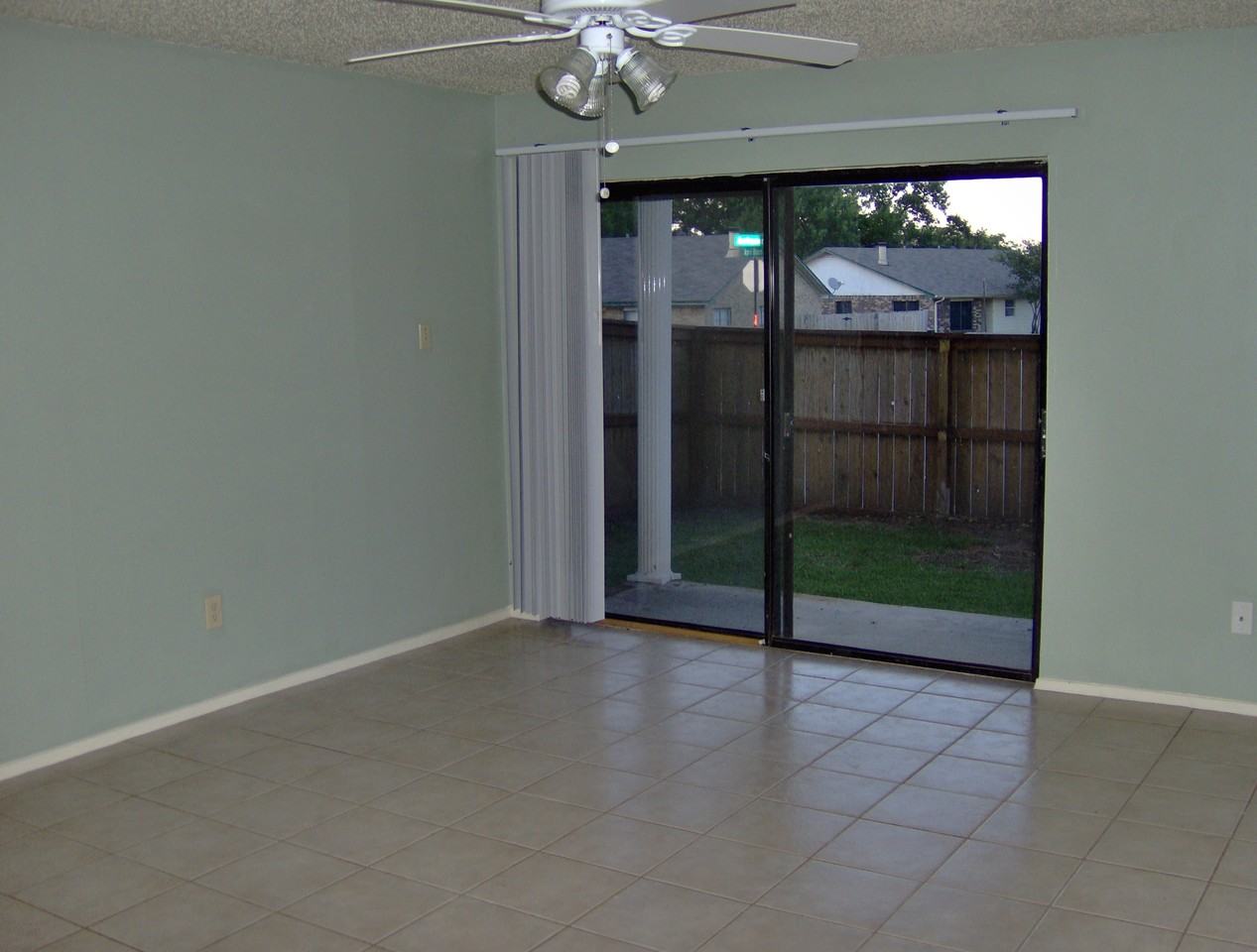 1110 Autumn Cir #A - Photo 4 of 13