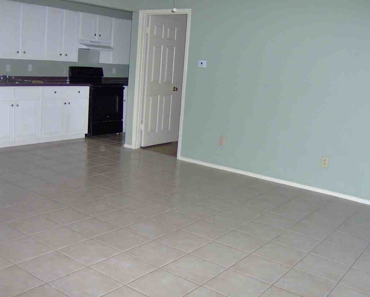 1110 Autumn Cir #A - Photo 5 of 13