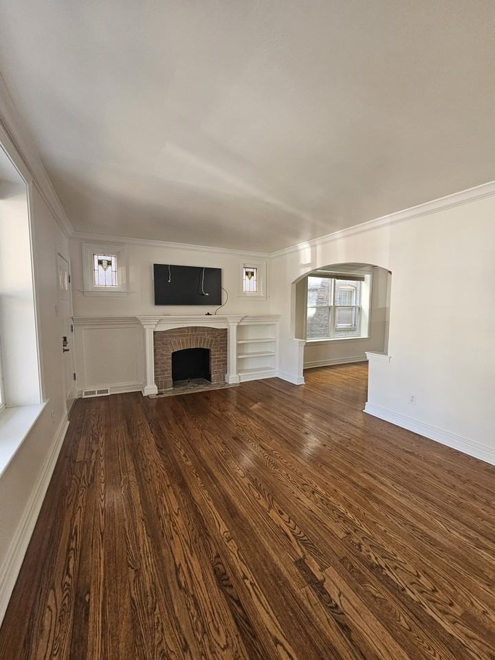 5040 Sutherland Ave #1 - Photo 3 of 19