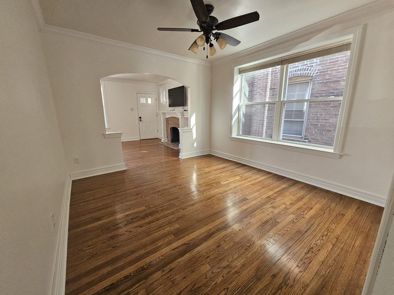 5040 Sutherland Ave #1 - Photo 4 of 19