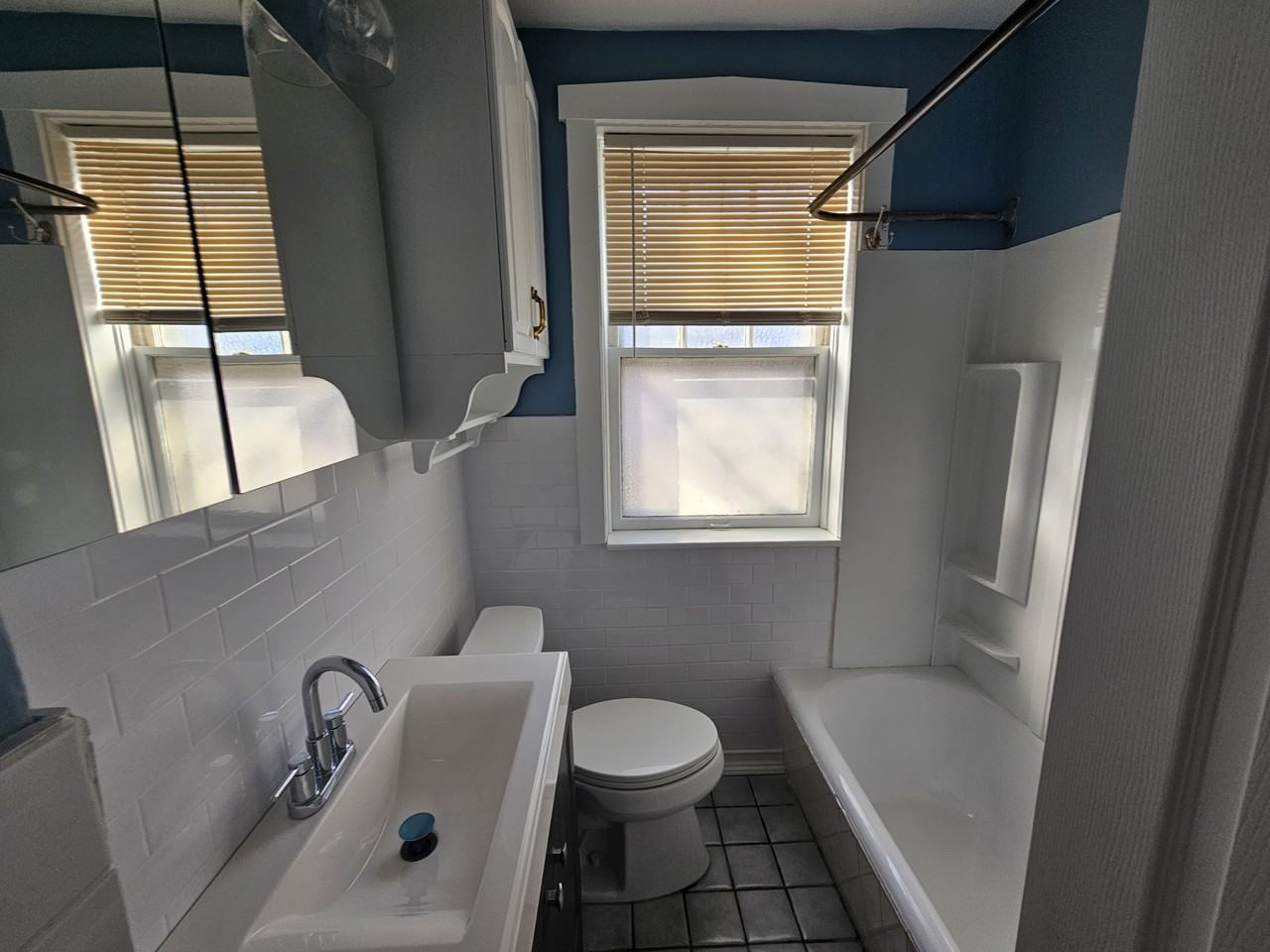 5040 Sutherland Ave #1 - Photo 5 of 19