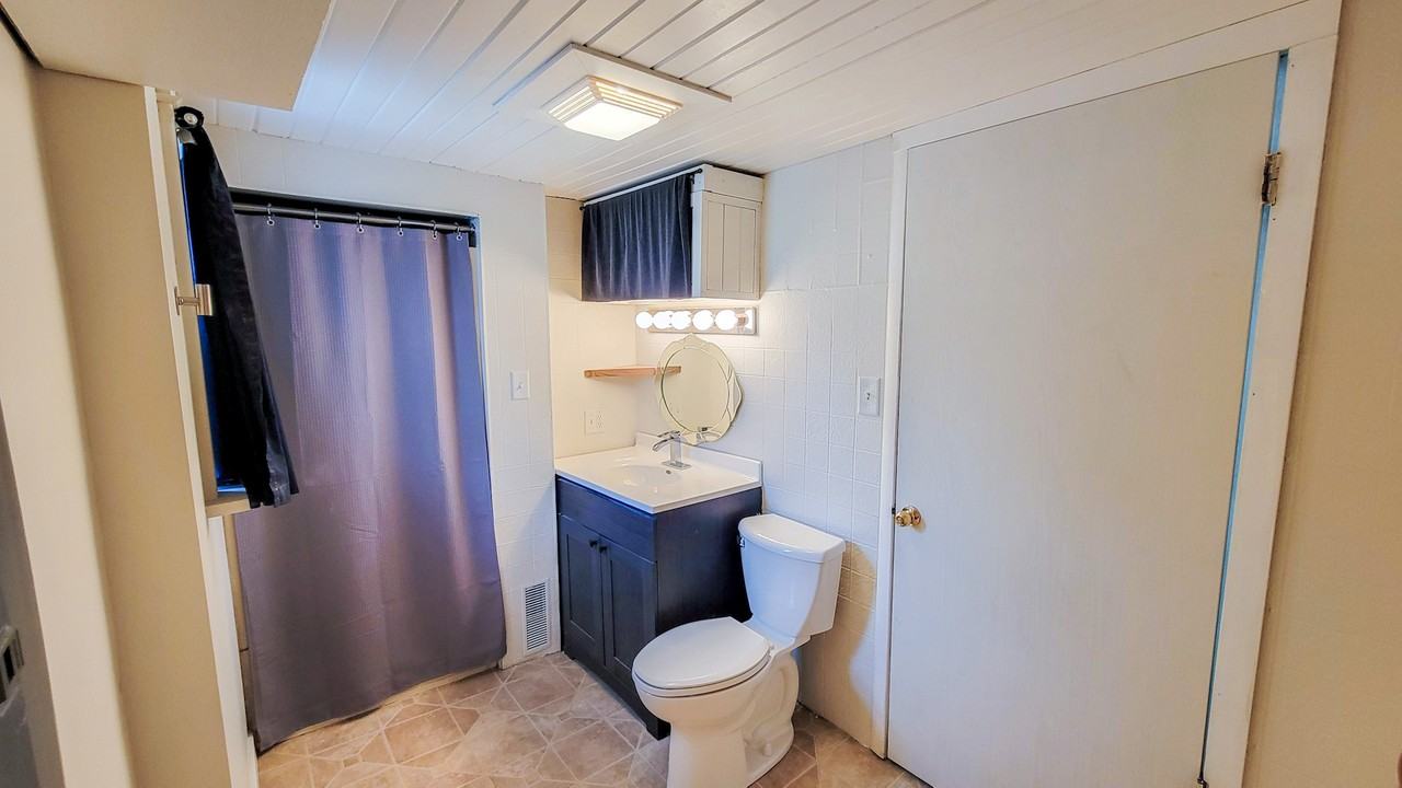 2351 Ashland St #NA - Photo 7 of 14