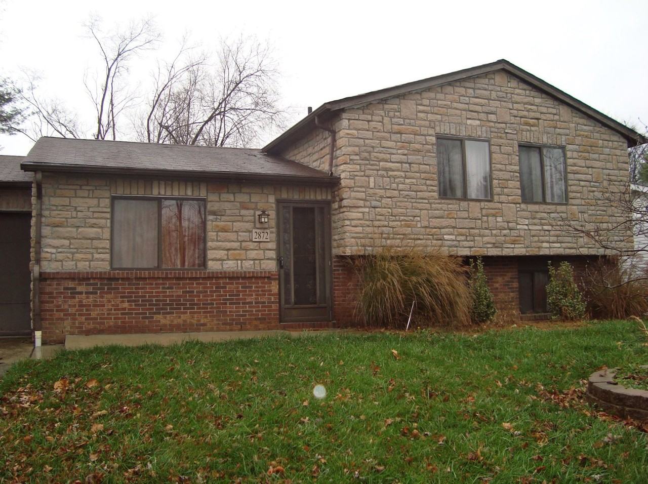 2872 Chimney Point Dr #NA - Photo 2 of 23