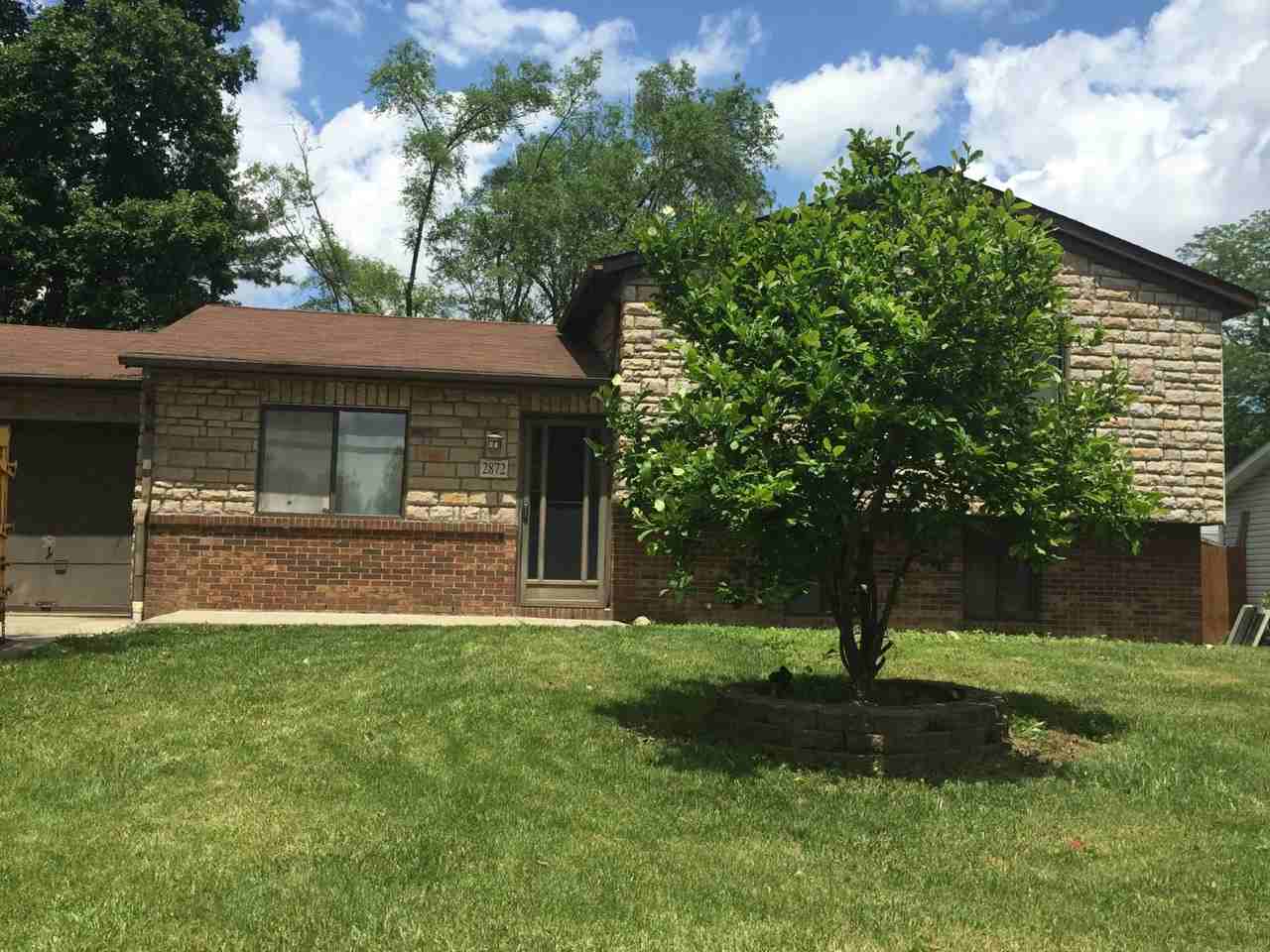 2872 Chimney Point Dr #NA - Photo 3 of 23