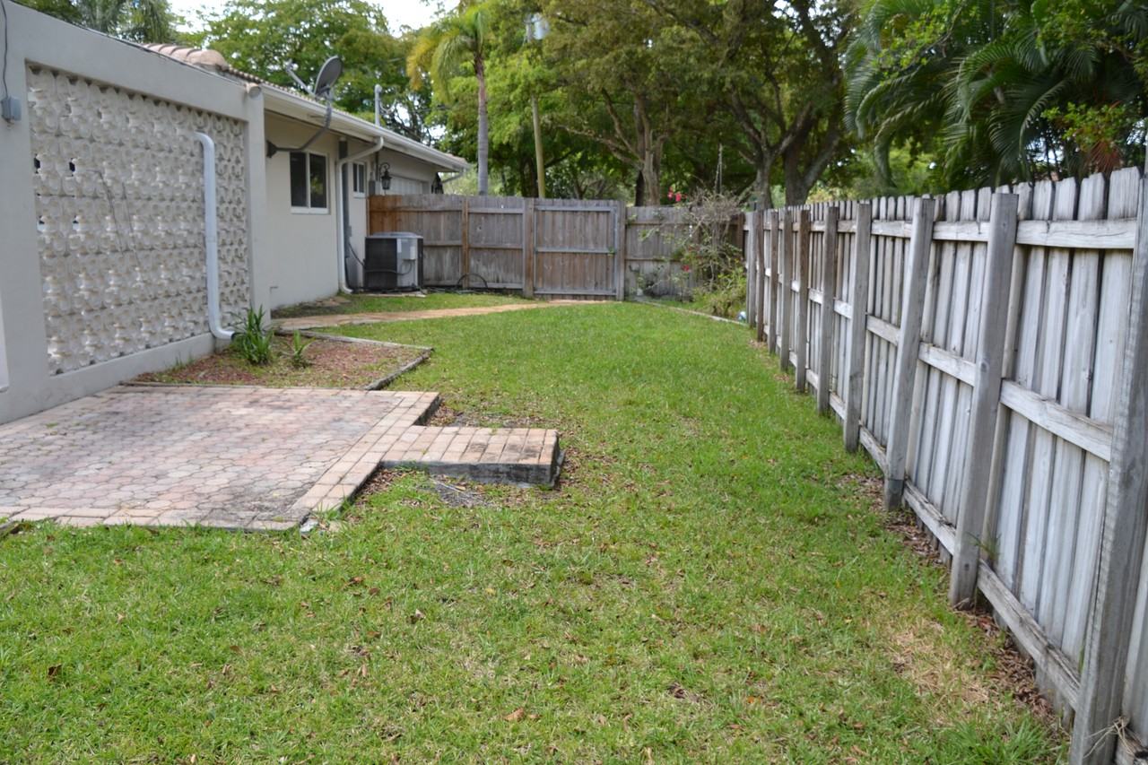 500 Sw 62nd Ave #NA - Photo 7 of 29