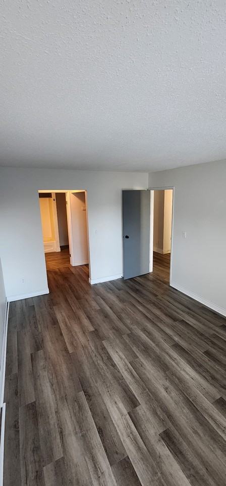 #325 32850 George Ferguson Way - Photo 2 of 6