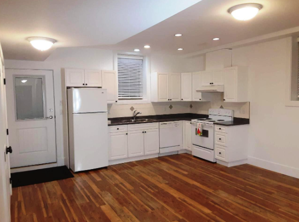 Lower 388 Alder Street - Photo 2 of 24