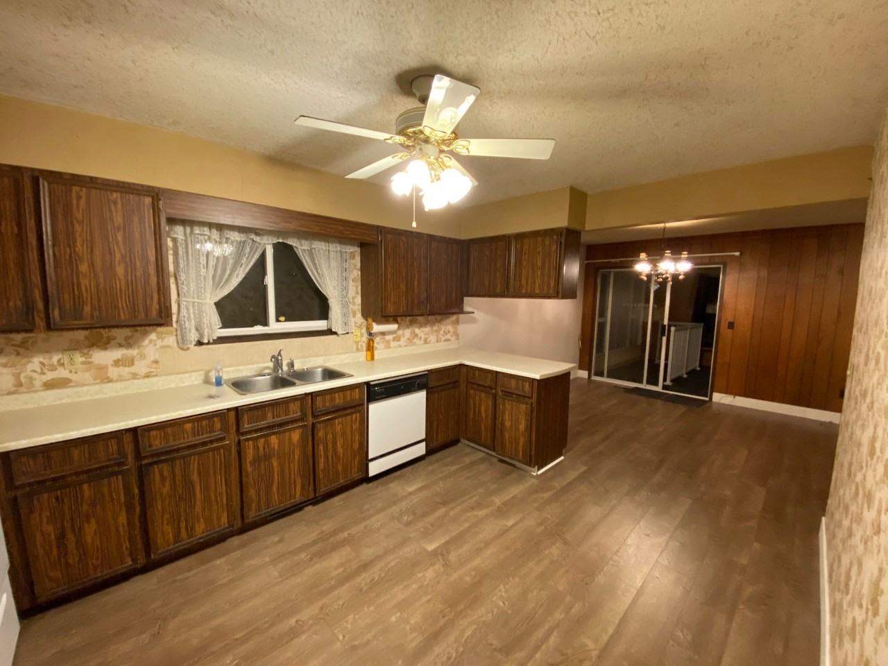 385 Third Avenue - Photo 3 of 21