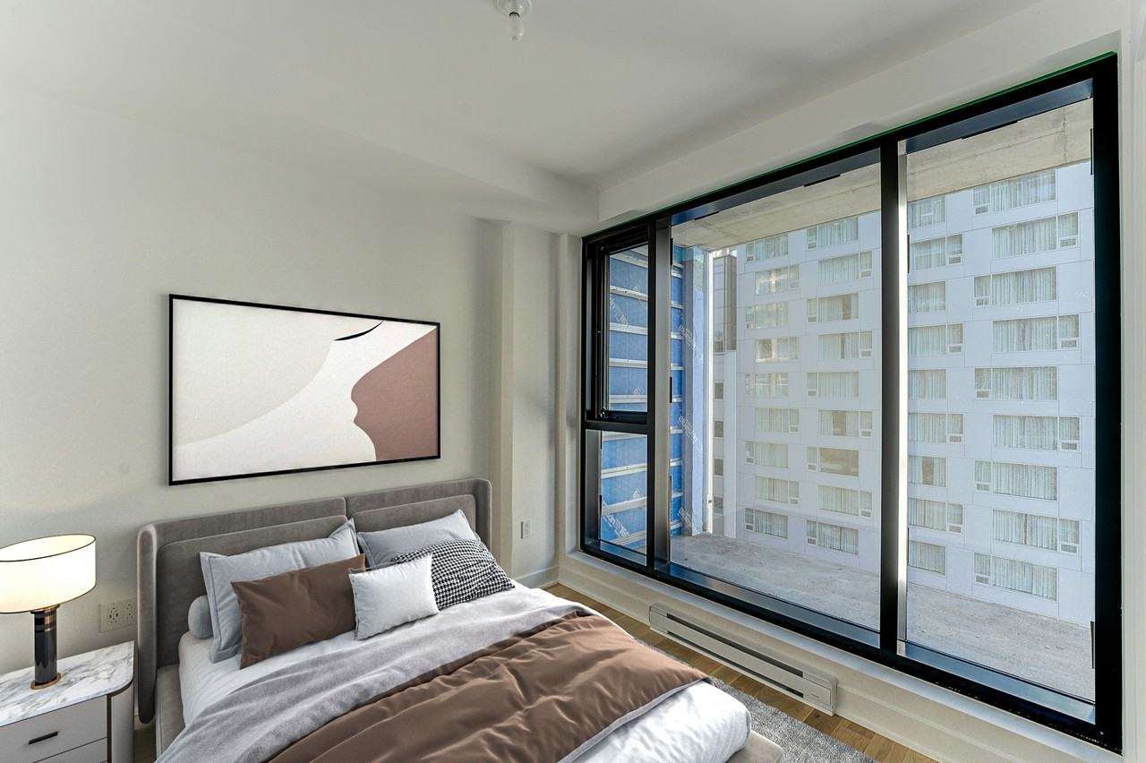 2070 Rue Peel #901 - Photo 2 of 13